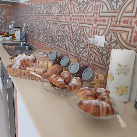 Antonio 3* Aci Castello