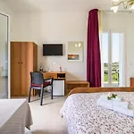 Antonio 3* Aci Castello
